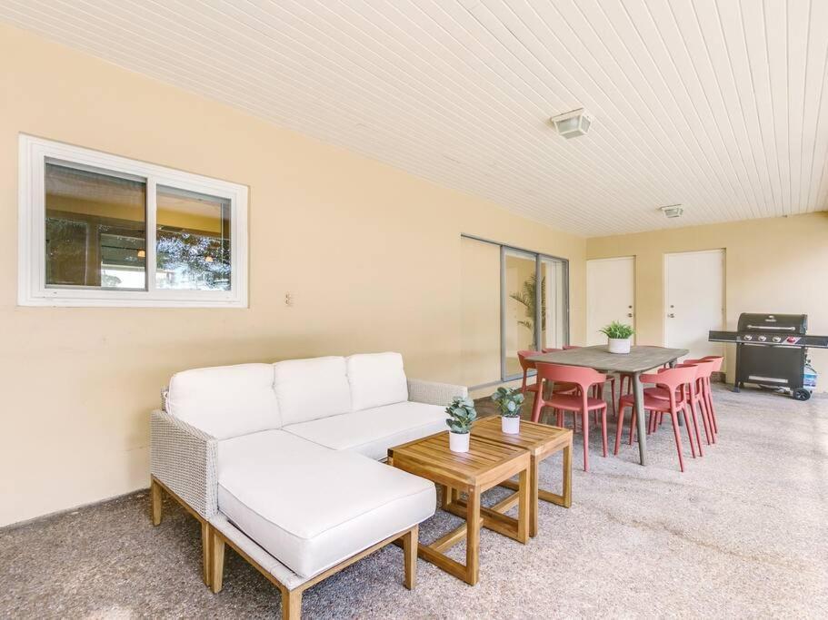 Modern Spacious 5-Bedroom Home With Pool Hollywood Exteriör bild