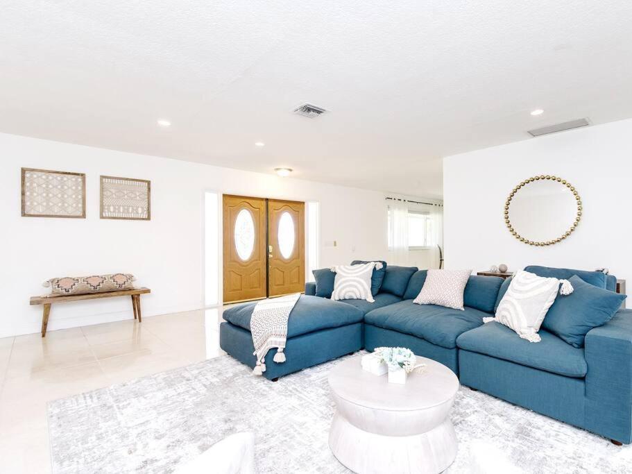 Modern Spacious 5-Bedroom Home With Pool Hollywood Exteriör bild