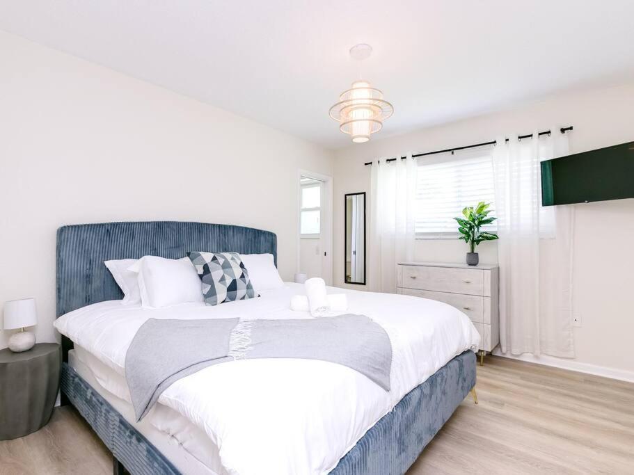 Modern Spacious 5-Bedroom Home With Pool Hollywood Exteriör bild